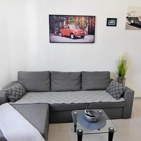With A Parking Space - 20422