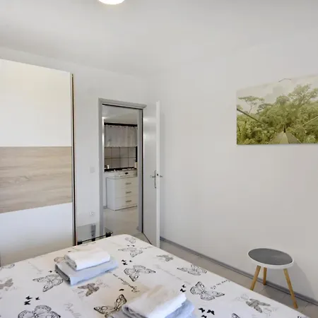 Apartman With Parking Space - 20422
